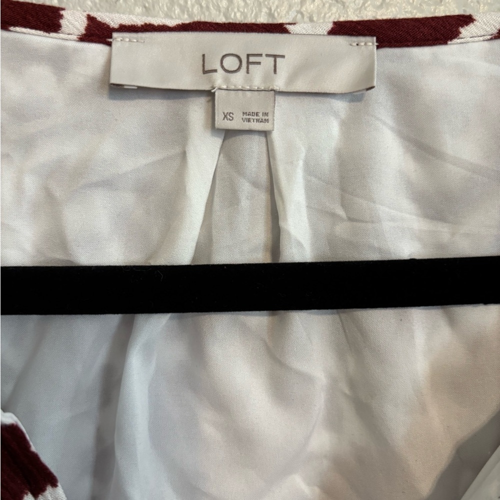 Loft Women’s maroon and white v-neck knee-length dress size XS - Picture 4 of 7